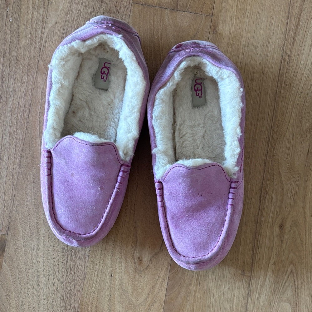 UGG Slippers with Cream Lining